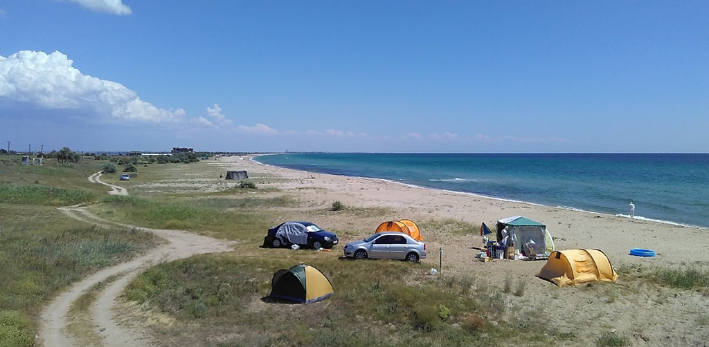 Отдых на диком пляже в Саках в Крыму