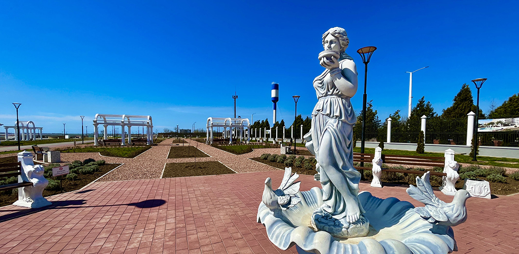 Набережная в Саках, Крым